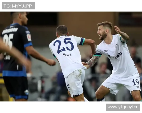 沙尔克04球员受伤：将缺席近期联赛战事，球队前景如何应对？